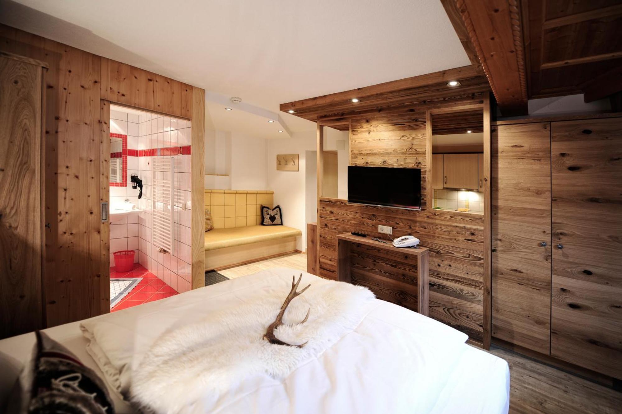 Apart Almrausch Ischgl Room photo